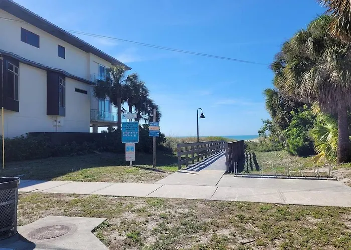 Walk To North Apartment *